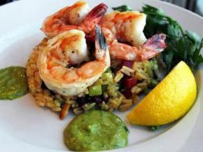 Curry-Mustard Rice Salad with Shrimps and Avocado Sauce